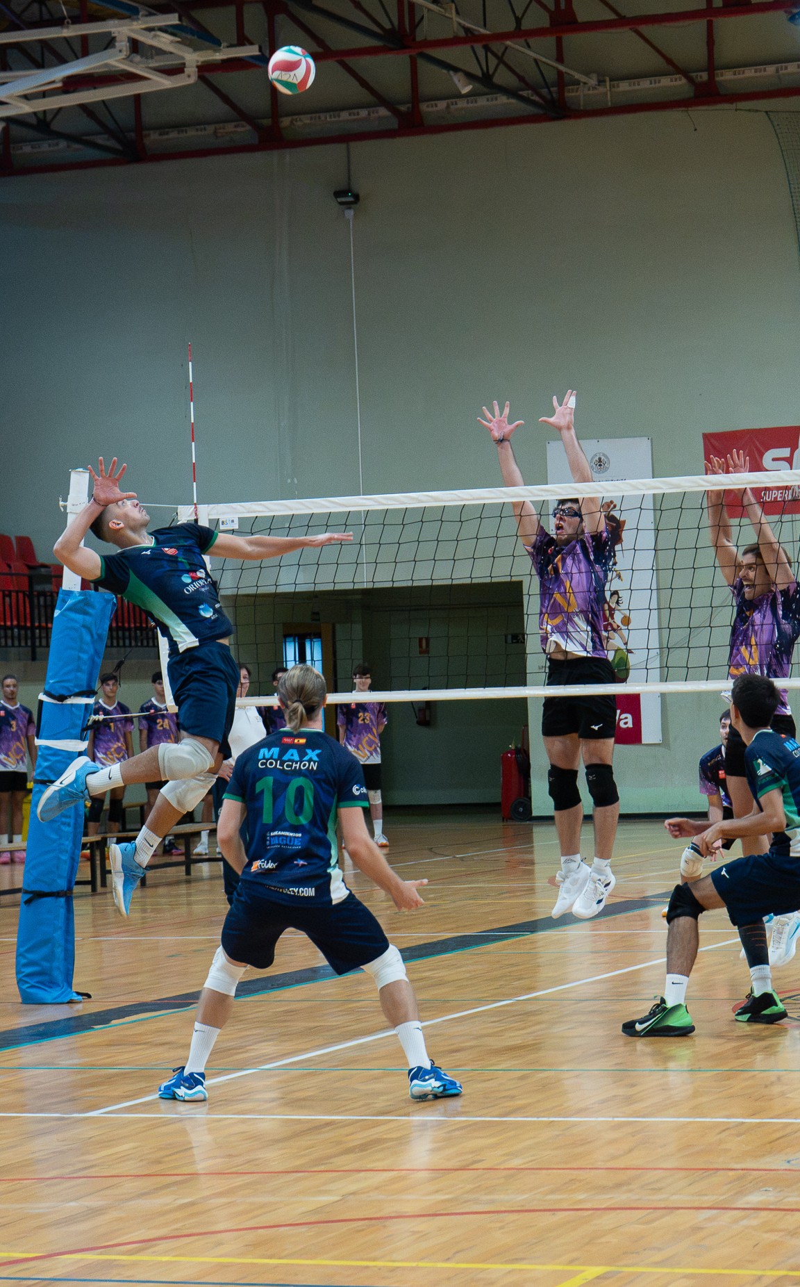 Bloqueo de Universidad de Valladolid VCV ante el ataque de Parla Voley